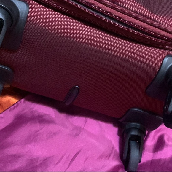 Travelpro Burgundy Rolling Carry on - Picture 8 of 11